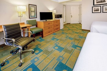 Room, 2 Double Beds, Accessible, Non Smoking (Mobility/Hearing Impaired Accessible)