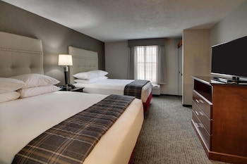 Suite, 2 Queen Beds, Kitchen (Upper Floor, Sofa Sleeper, 2 Rooms)