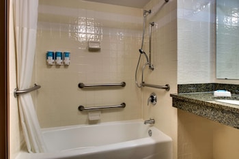 Room, 2 Queen Beds, Accessible (Tub)