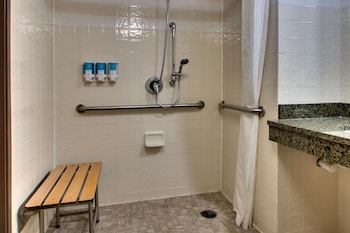Room, 2 Queen Beds, Accessible (Roll-in Shower)