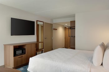 Room, 1 King Bed, Accessible (Mobility & Hearing)