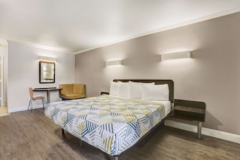 Standard Room, 1 King Bed, Non Smoking