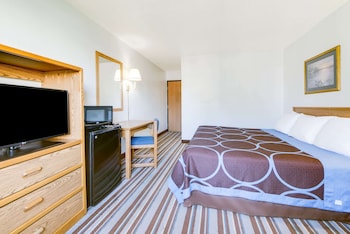 1 King Bed, Mobility Accessible Room, Bathtub w/ Grab Bars, Non-Smoking