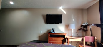 Room, 1 Queen Bed, Non Smoking (Mobility Accessible)