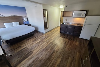 Suite, 1 King Bed, Non Smoking