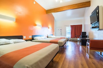 Standard Suite, 1 King Bed, Non Smoking, Refrigerator & Microwave