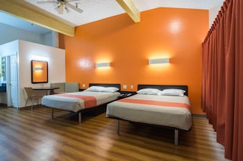 Standard Room, 2 Queen Beds, Smoking