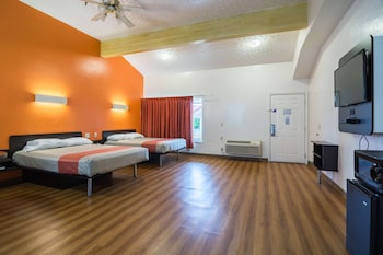 Standard Room, 2 Queen Beds, Smoking