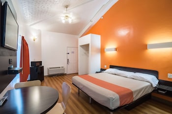 Standard Room, 1 King Bed, Mobility Accessible, Non Smoking