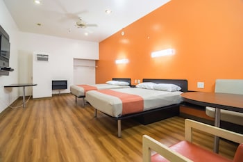 Standard Suite, Multiple Beds, Non Smoking