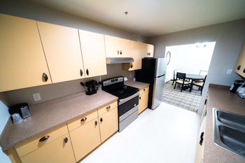 Suite, 1 King Bed, Non Smoking, Kitchen (Presidential, Full Kitchen)