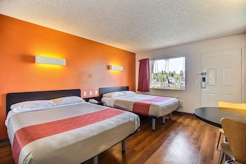 Deluxe Room, 2 Queen Beds, Non Smoking, Refrigerator & Microwave