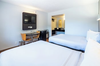Standard Room, 2 Double Beds, Non Smoking, Refrigerator