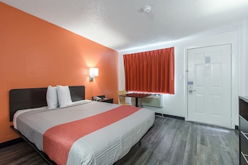 Standard Room, 1 Queen Bed, Accessible, Non Smoking