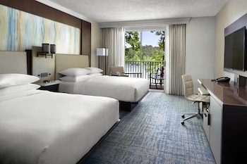 Deluxe Room, 2 Queen Beds, Lake View