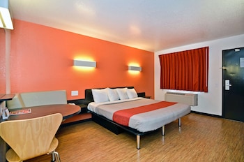Standard Room, 1 King Bed, Smoking