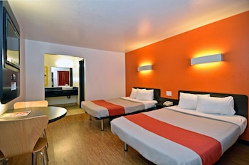 Standard Room, 2 Double Beds, Smoking