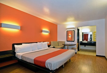 Standard Room, 1 King Bed, Smoking