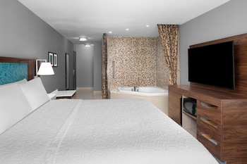 Suite, 1 King Bed, Non Smoking