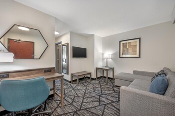 Suite, 1 Queen Bed, Non Smoking, Refrigerator & Microwave (with Sofabed)