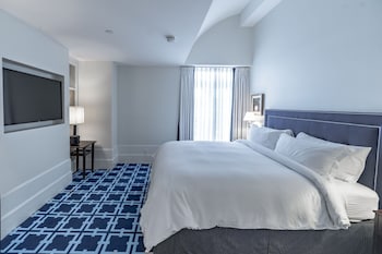 Courtyard King Suite, Balcony