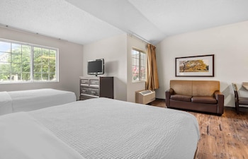 Deluxe Studio, Multiple Beds, Non Smoking