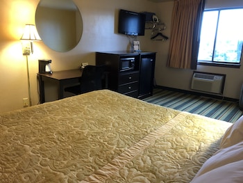 Standard Room, 1 King Bed