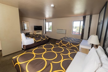 Standard Room, Non Smoking (3 Queen Beds)