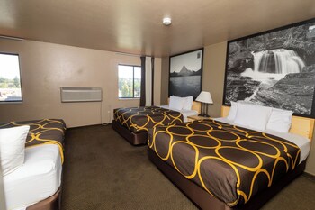 Standard Room, Non Smoking (3 Queen Beds)