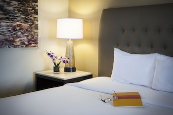 Standard Room, 1 King Bed, Balcony