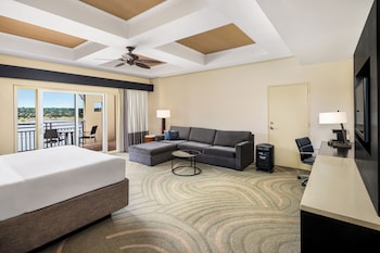 Junior Suite Lakeview with Balcony Pure Wellness