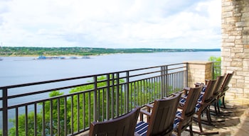 Double Queen Lakeview with Balcony Roll In Shower