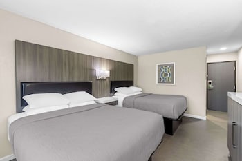 Room, 2 Queen Beds, Non Smoking