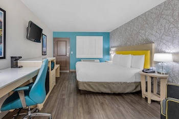 Standard Room, 1 King Bed, Non Smoking