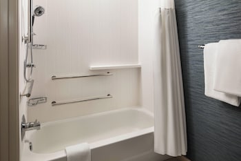 Room, 2 Queen Beds (Mobility/Hearing Accessible, Tub)