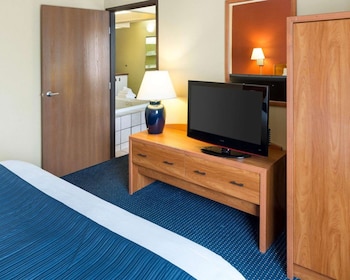 Suite, 1 King Bed, Non Smoking