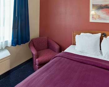 Standard Room, 2 Queen Beds, Non Smoking