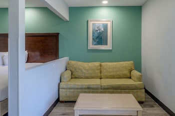 Room, Non Smoking (2 King Beds with Sofa Bed)