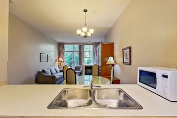 Glacier Lodge 112