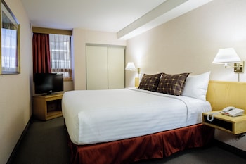 Deluxe Suite, 1 King Bed with Sofa bed