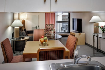 Deluxe Suite, 1 King Bed with Sofa bed