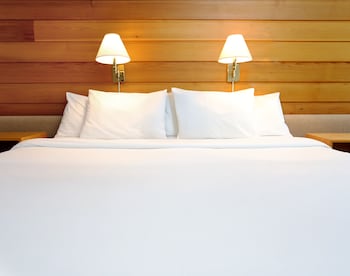 Classic Room, 1 King Bed