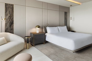 Premium Room, 1 King Bed, Club Lounge Access, Ocean View (High Floor)