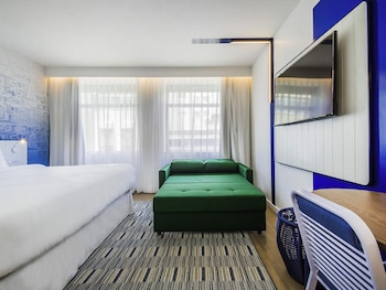 Family Room, 1 Queen Bed with Sofa bed