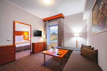 Suite, Tower