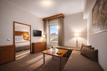 Suite, Tower