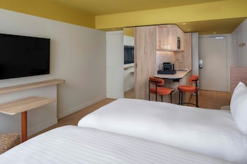 Studio, 2 Twin Beds (view)