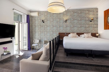 Junior Suite, 1 King Bed, Terrace, Garden View (Twin bed on request)