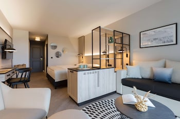 Deluxe Room, Balcony, Oceanfront