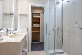 Studio (2 adults +1 child)